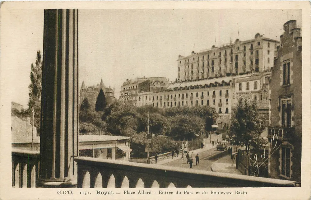 Royat — Place Allard — Eingang zum Park und Boulevard Bazin — G.D'O. 1151 - Vorderseite