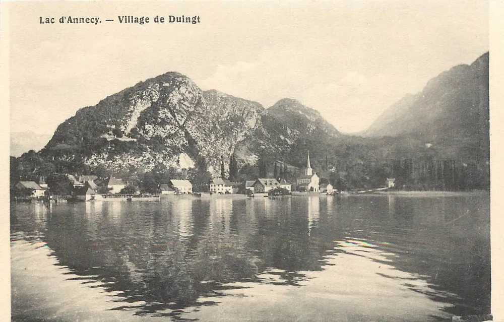 Lago de Annecy — Aldeia de Duingt — Editor não visível - Frente