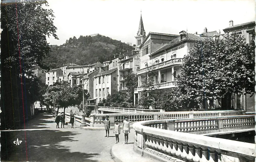 Amélie-les-Bains — Promenade und Brücke Mondoni — Verlag Real-Photo-Cie des Arts Photomécaniques - Vorderseite