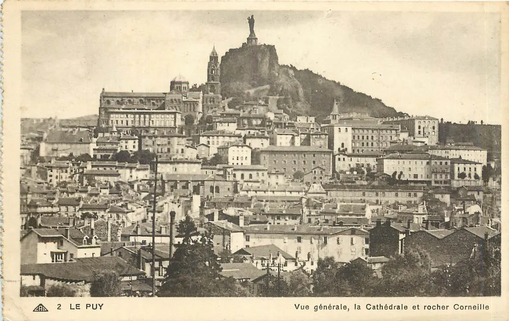 Le Puy — Allgemeiner Blick, die Kathedrale und Felsen Corneille - Vorderseite