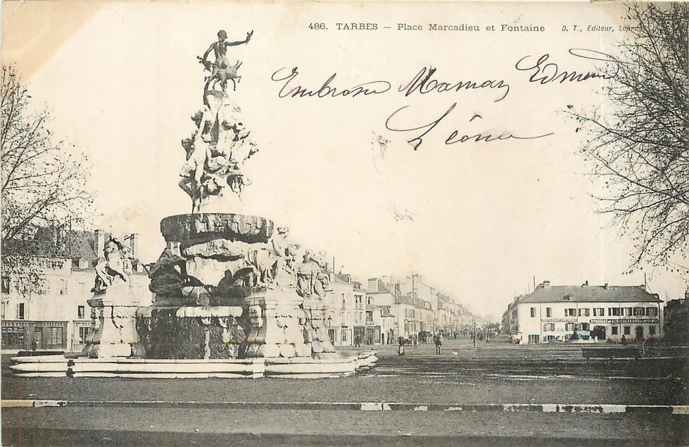 Tarbes — Place Marcadieu et Fontaine — D. T., Editeur, Loarre - Recto