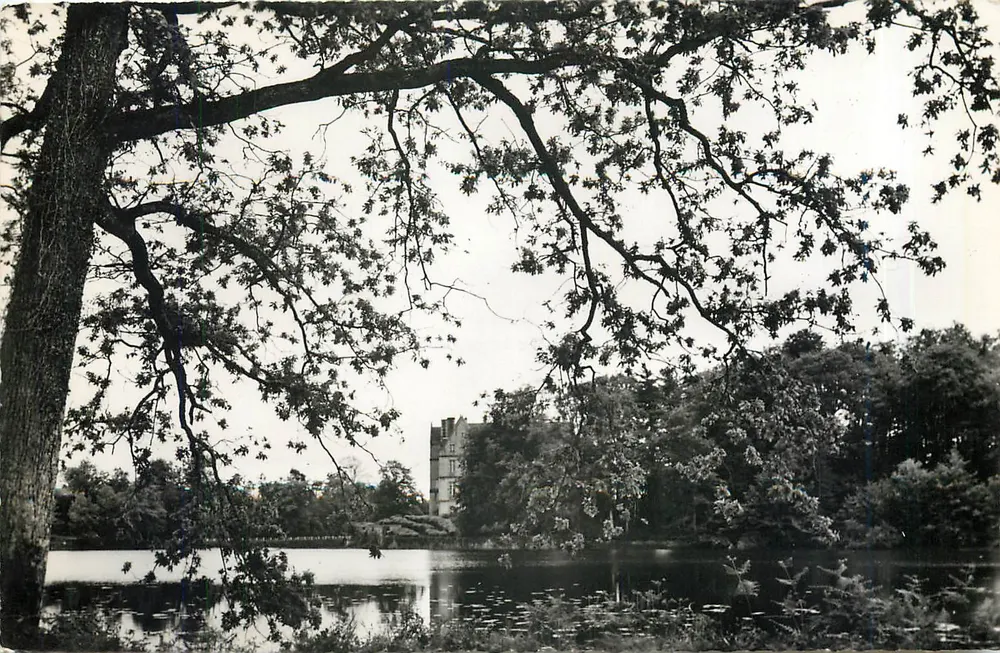 Um den Bourgneuf (Mayenne) — Schloss Launay-Villiers — Édition Beausaute, Cliché Le Ray - Vorderseite