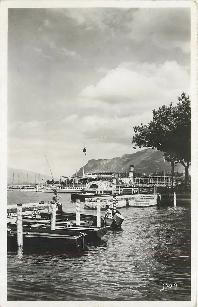 Aix-les-Bains — Le Lac et le Grand Port — Éditeur Dan - Recto