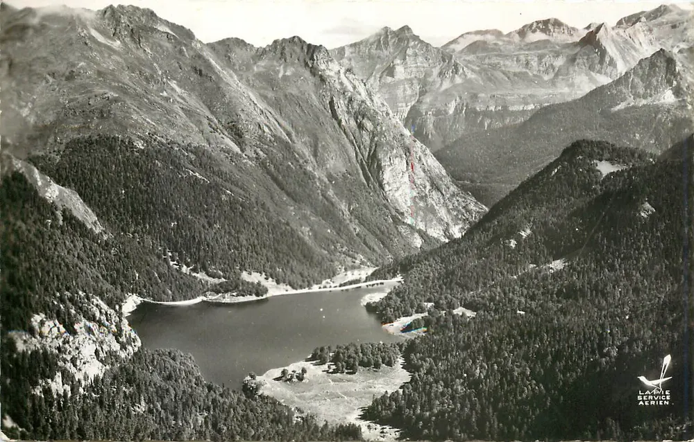 Lago de Bious-Artigues — vista aérea — Ladie Service Aérien - Frente