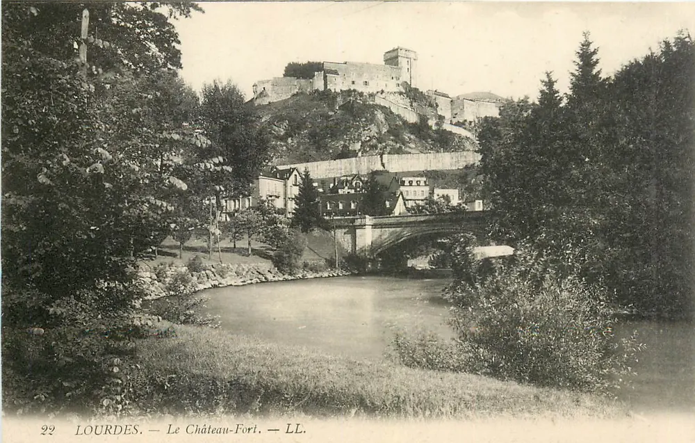 Lourdes — O Castelo-Forte — LL. - Frente