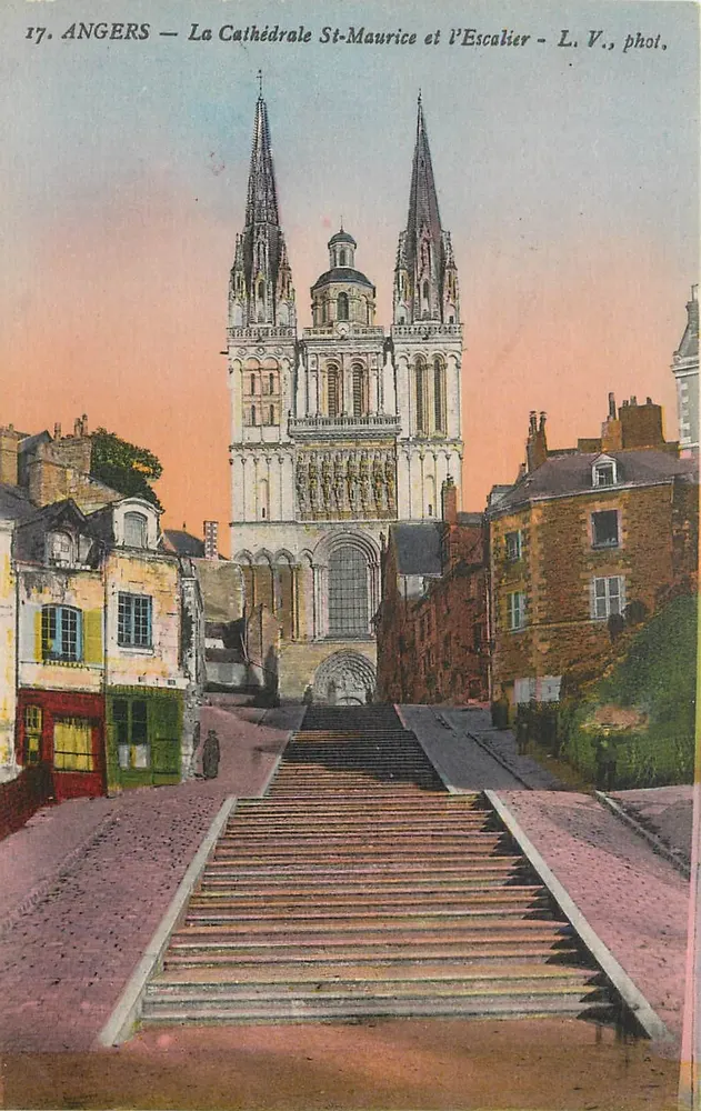 Angers — La Cathédrale St-Maurice et l'Escalier — L. V., phot. - Recto