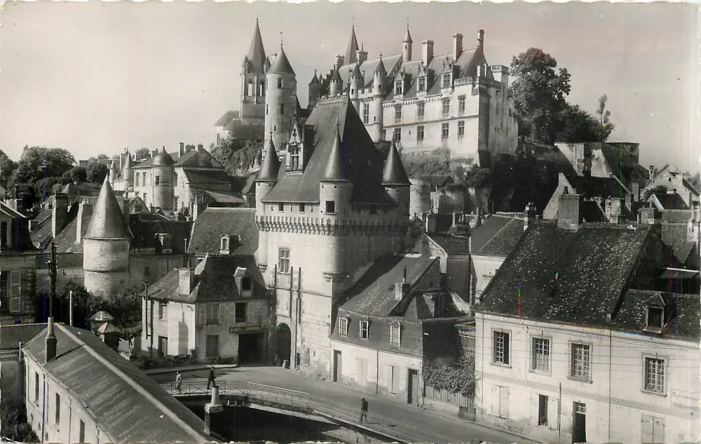 Castelo de Loches — vista panorâmica — edições Béatrice L. Caron, n° 3011 - Frente