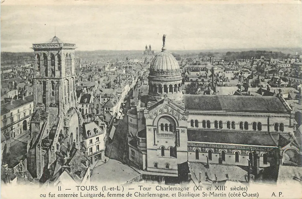 Tours (I.-et-L.) — Torre de Carlomagno (séculos XI e XIII) e Basílica de São Martinho (lado Oeste) - Frente