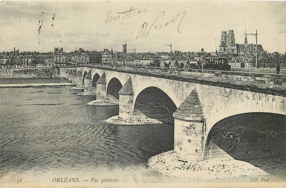 Orléans — Vista geral — ND Phot - Frente