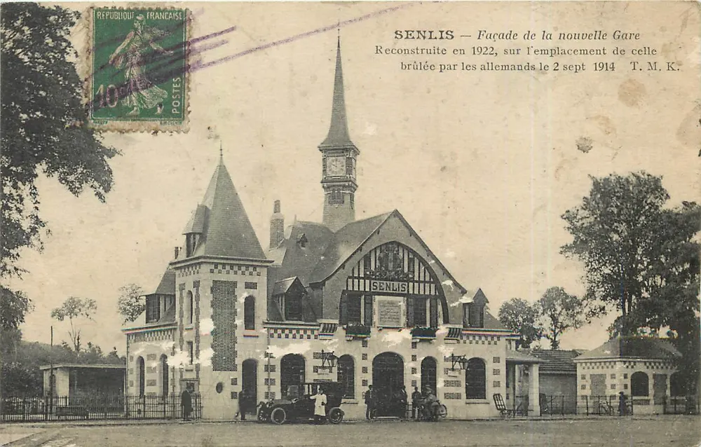 Senlis — Voorzijde van de nieuwe Station — T.M.K. - Voorkant