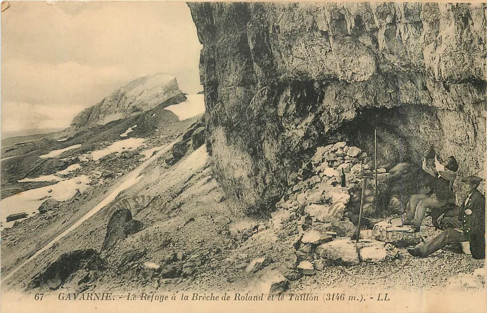 Gavarnie — Der Refuge an der Brèche de Roland und der Taillon (3146 m.) — LL - Vorderseite