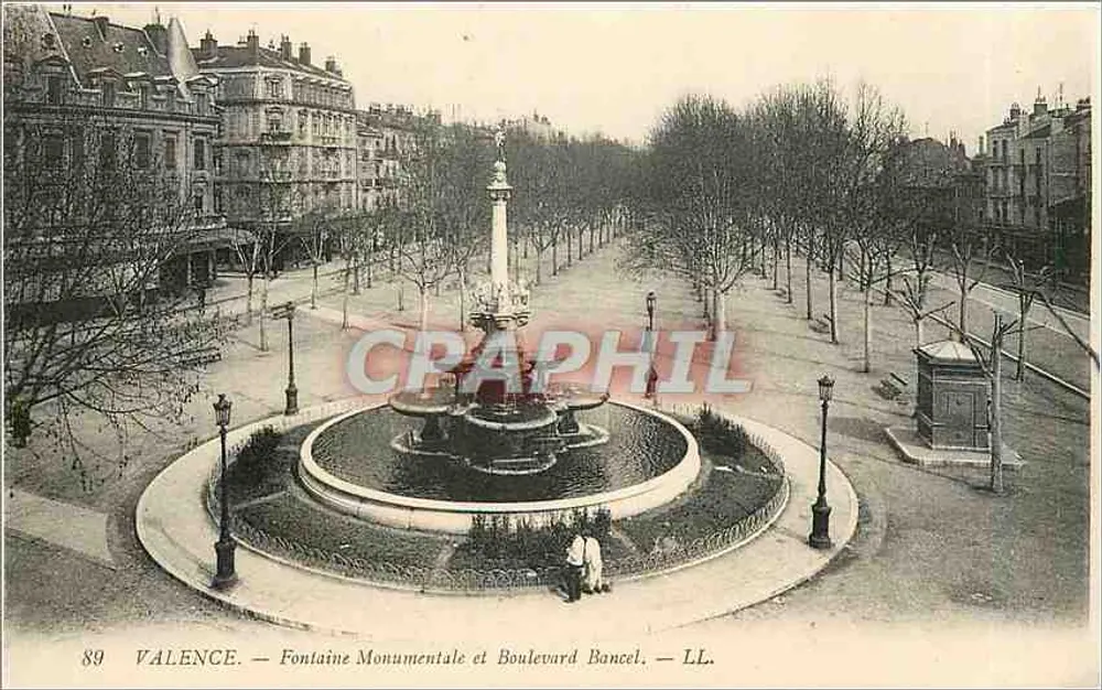 Valence — Fontaine Monumental e Boulevard Bancel — LL. - Frente