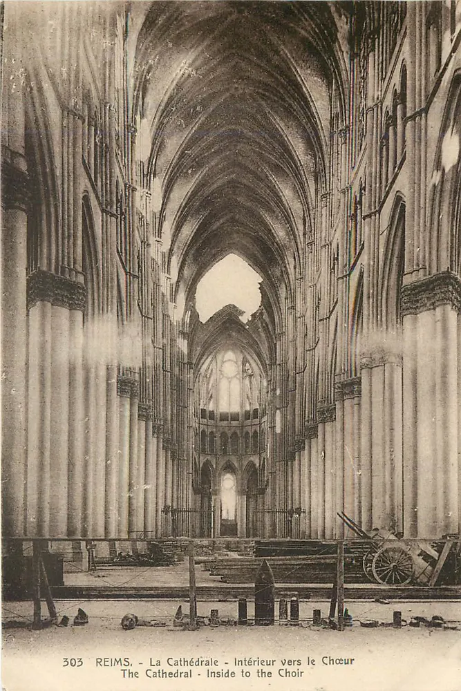 Reims - The Cathedral - Interior towards the Choir — n° 303 - Front