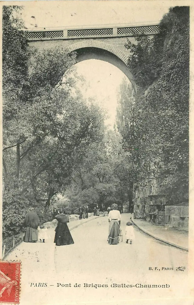 PARIS – Ponte de Tijolos (Buttes-Chaumont) — B. F., PARIS - Frente