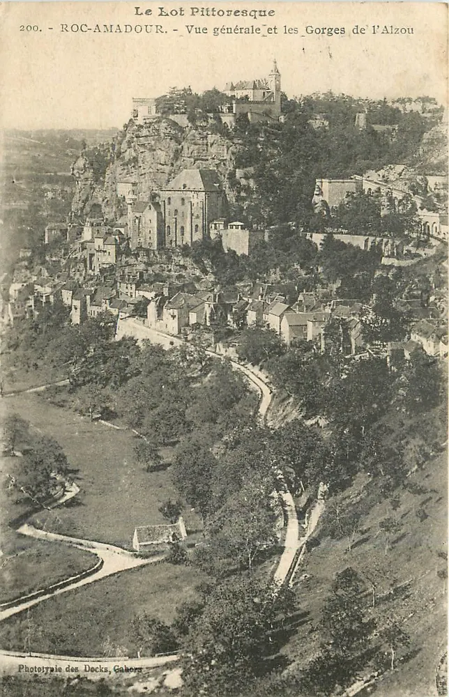 Rocamadour — Vue générale et les Gorges de l'Alzou — Phototypie des Docks, Cahors - Recto