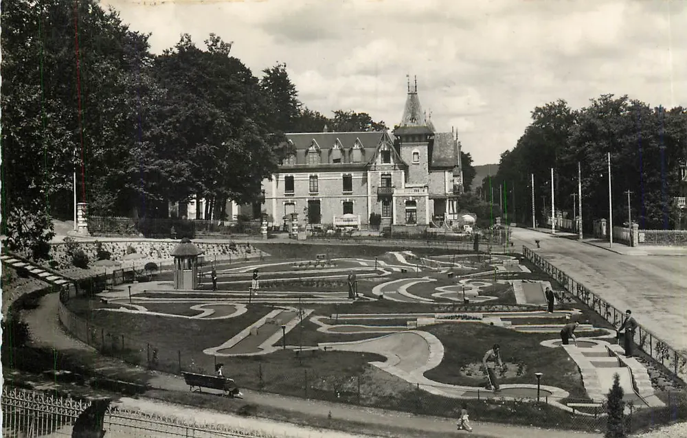 Thermale Station von Bagnolles-d'Orne — Miniatur-Golf — Éditions René Gallot, Rue de Verdun, 12r - Vorderseite