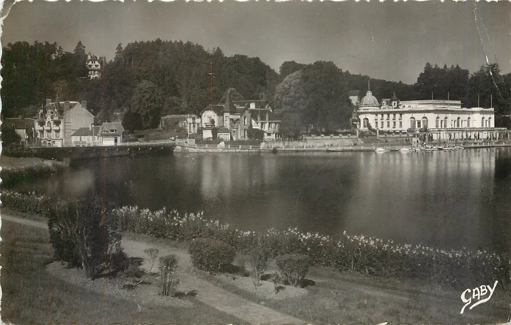 Bagnolles-de-l'Orne — El Casino del Lago — Caby - Anverso