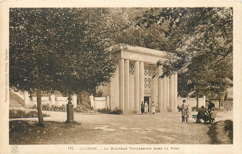 Luchon - Le Nouveau Vaporarium dans le parc — Phototypie Labouche Frères, Toulouse, n°111 - Recto