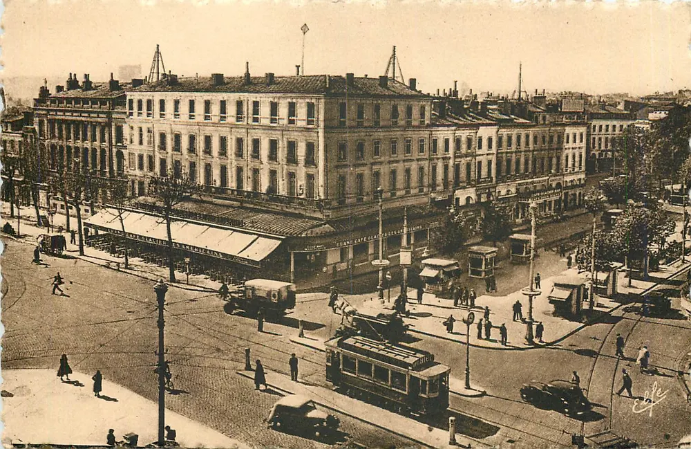 Place Jean-Jaurès in Toulouse — städtische Ansicht mit Straßenbahn — Éditeur: Editions Labouche - Vorderseite