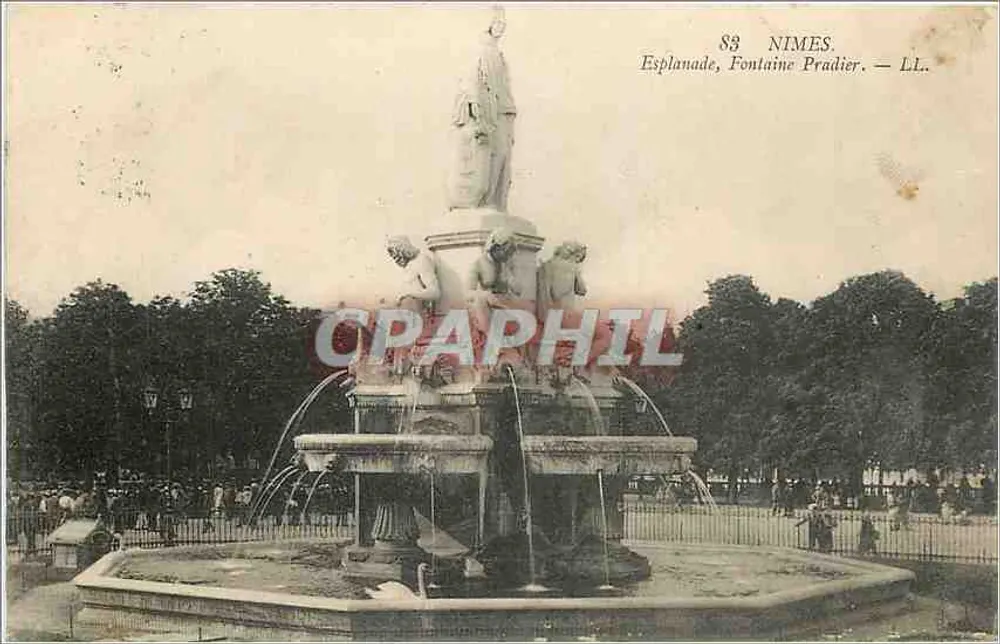 Nîmes — Esplanada, Fontaine Pradier — LL. - Frente