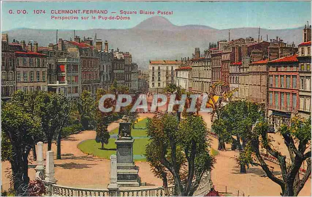 Clermont-Ferrand — Square Blaise Pascal — Perspective sur le Puy-de-Dôme - Recto