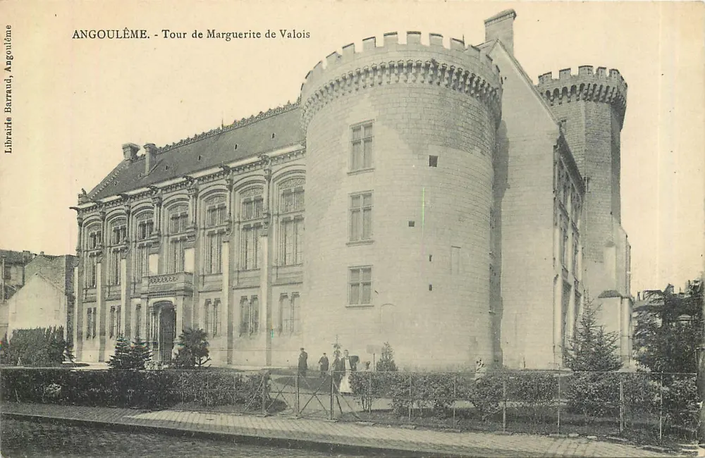 Angoulême - Tour de Marguerite de Valois — Librairie Barraud, Angoulême - Vorderseite