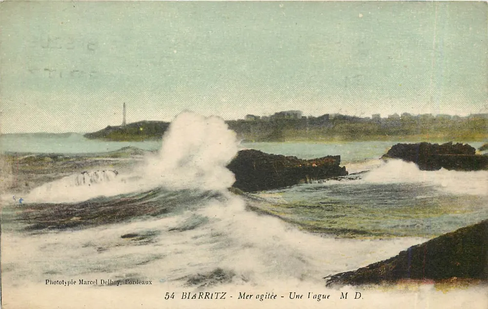 Blarritz - Mar agitado - Uma onda - Frente