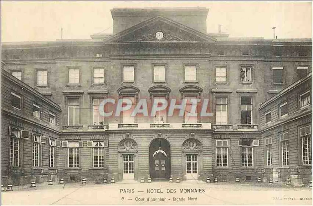 Paris — Münzhof — Ehrenhof — Nordfassade - Vorderseite