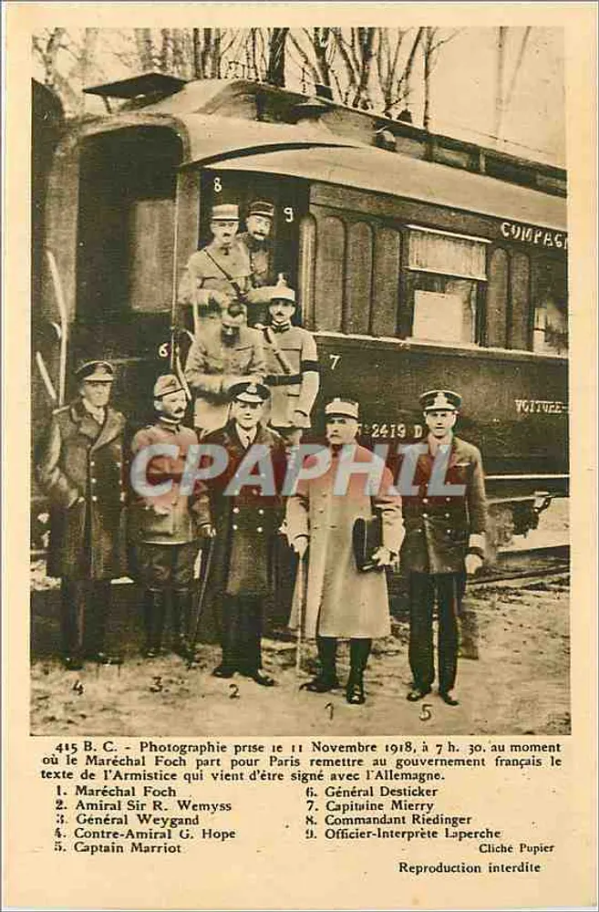 मारशल फॉच पेरिस के लिए रवाना होते हुए — 11 नवंबर 1918 — पुपियर क्लिचे - आगे
