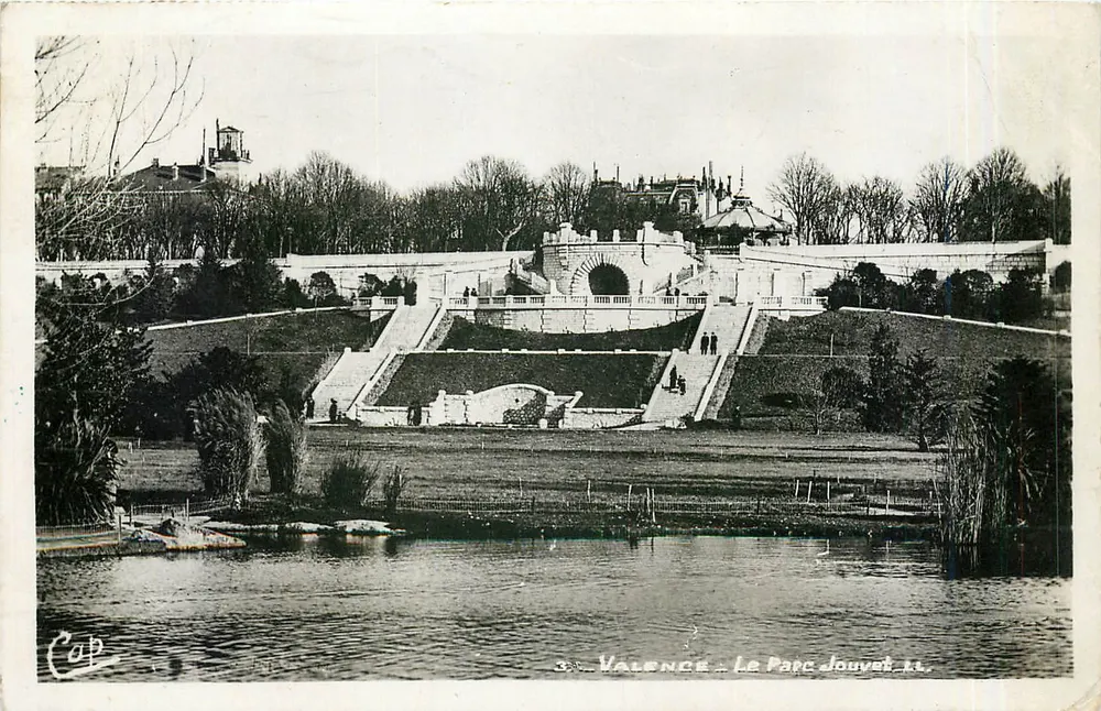 Valençane - Parc Jouvet — uitzicht op de trap en het meer — uitgever Cap, n° 3 - Voorkant