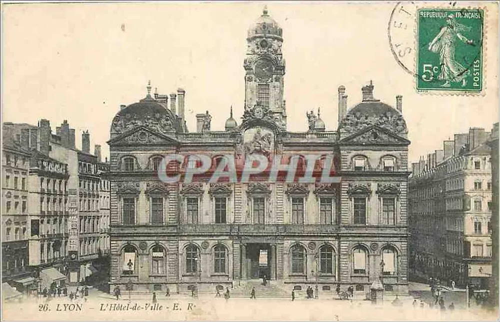 LYON — O Hotel de Ville — E. R. - Frente