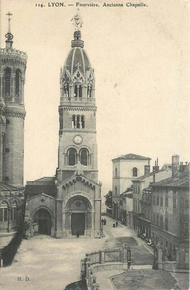 LYON — Fourvière. Antiga Capela. - Frente