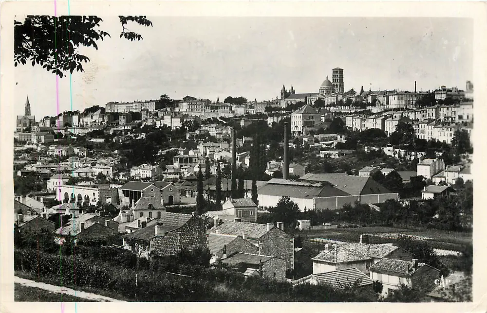 Panorama de Saint-Martin — vista sobre Angoulême — editor C.A.P. (38) - Frente