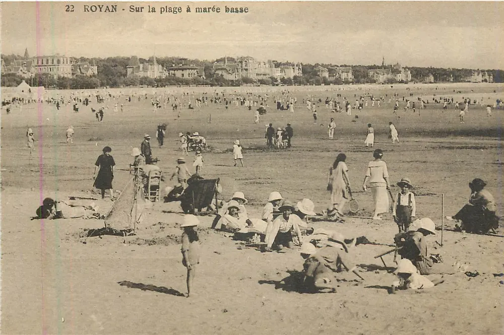 Royan — Na praia com maré baixa — Édition Norbertes Galeries Royan - Frente