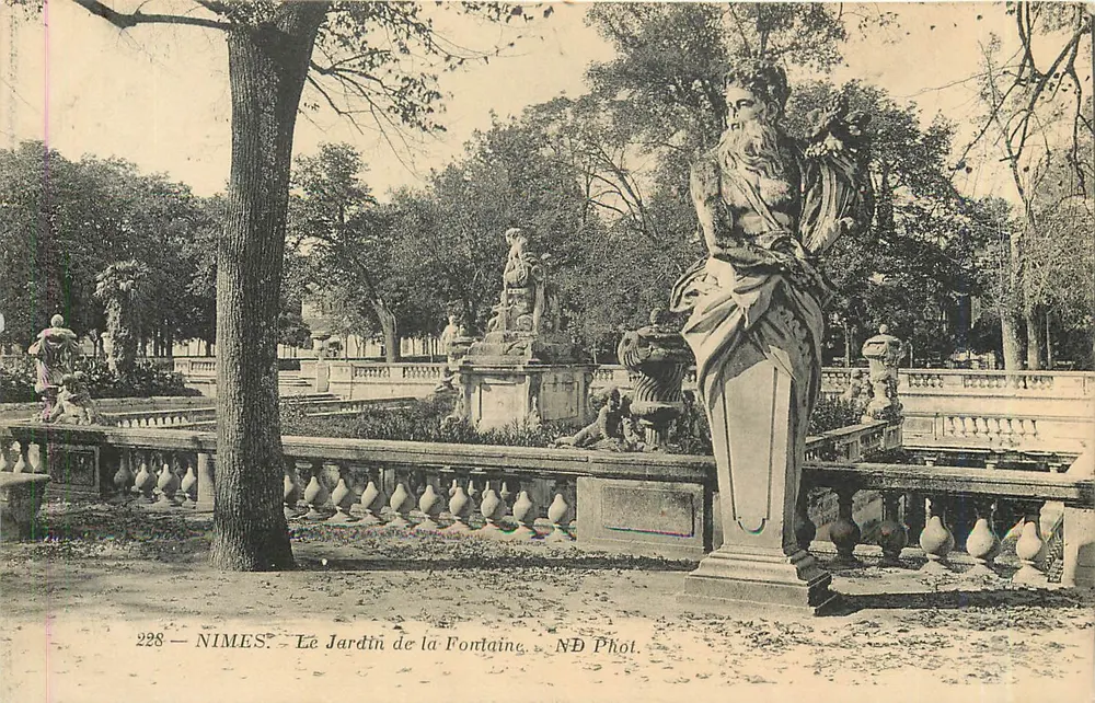 Nîmes — Le Jardin de la Fontaine — ND Phot. n°228 - Recto