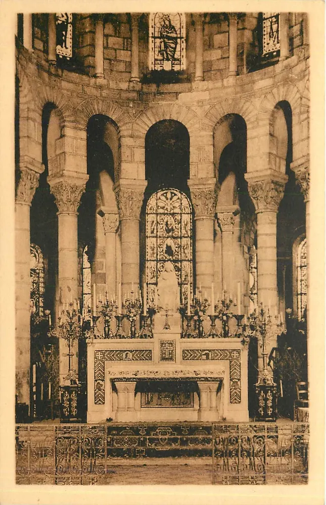 Notre-Dame-du-Port — Der Chor und der Hauptaltar - Vorderseite