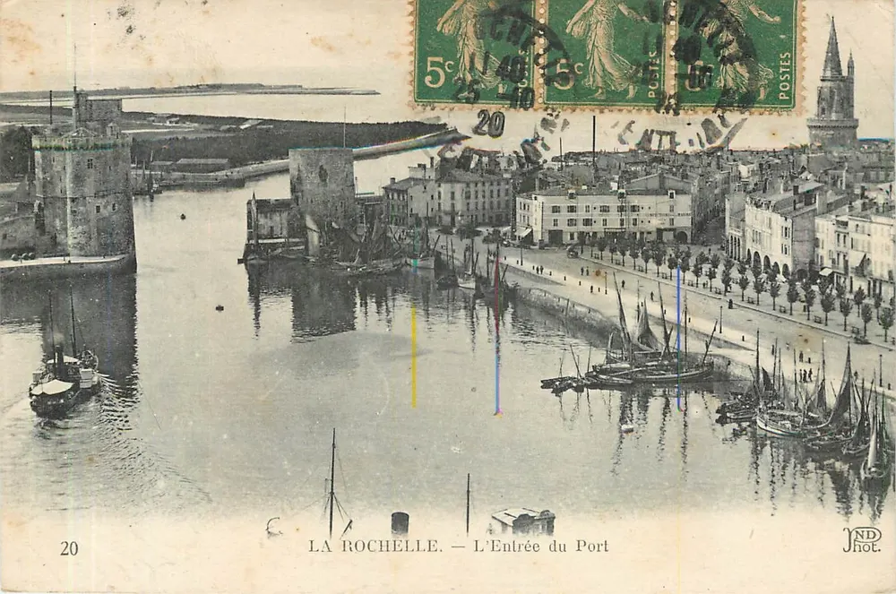 La Rochelle — L'Entrée du Port — ND Hot. - Recto