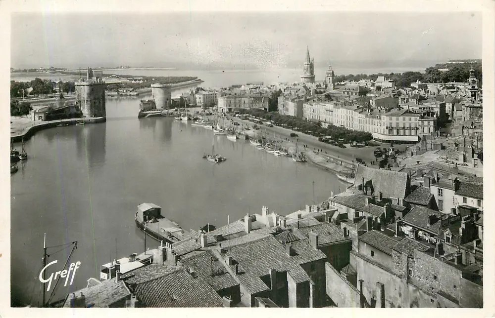 La Rochelle (Charente-Maritime) — vista geral do porto — Greff - Frente