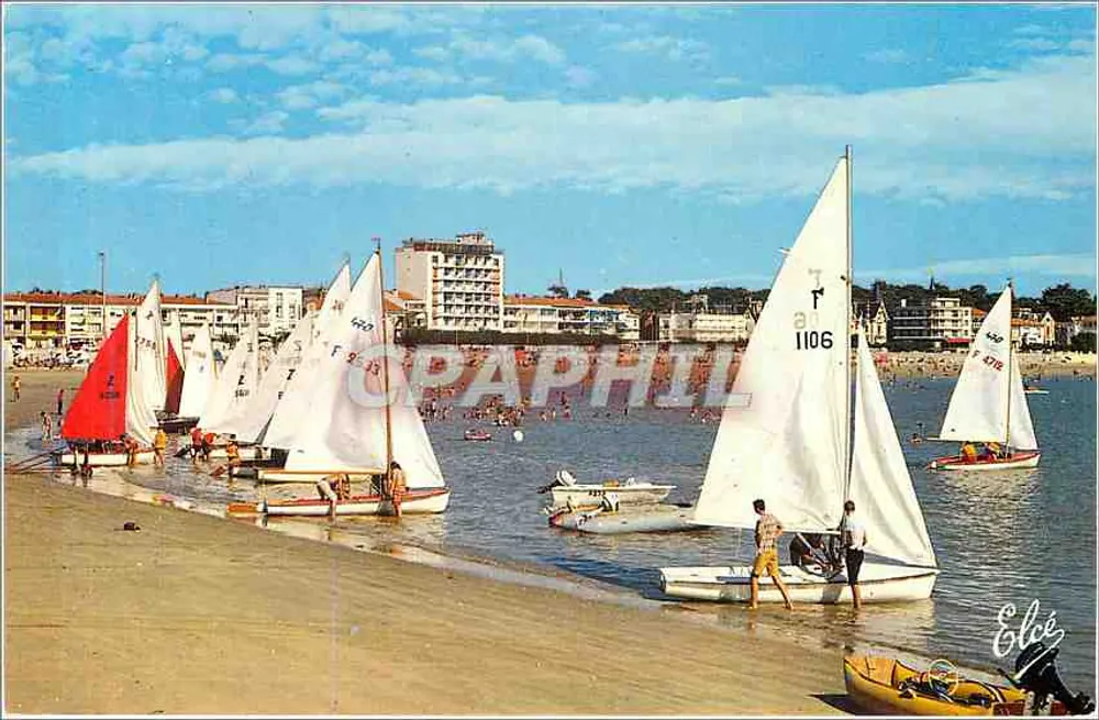 Royaume (17) — Vorbereitungen für die Regatta auf der Grande Plage — Verleger Elcée, Nr. P 4311 - Vorderseite
