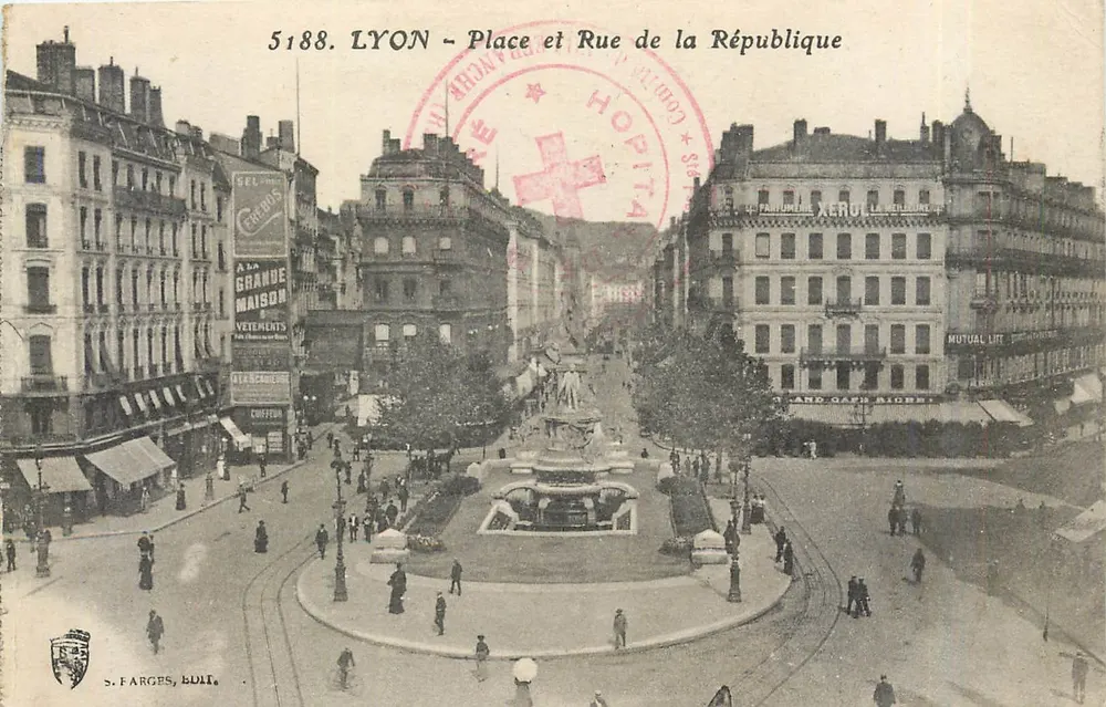 LYON - Piazza e Via della Repubblica — S. FARGES, EDITORE, N° 5188 - Recto
