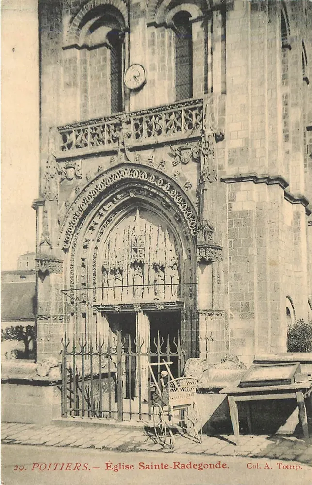 Poitiers — Église Sainte-Radegonde — Col. A. Torrtp. - Recto