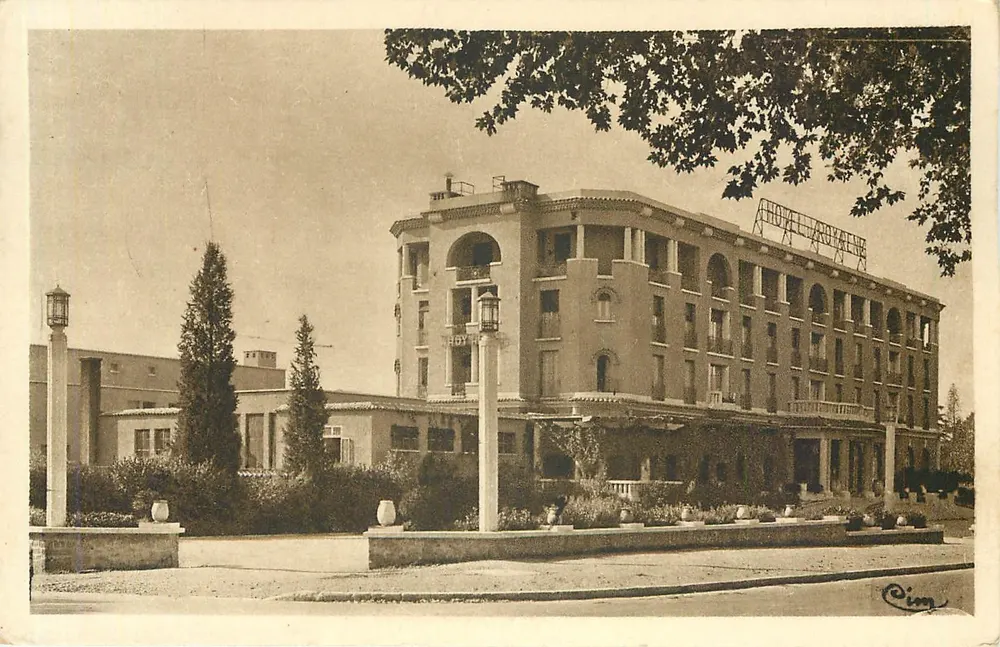 Aix-en-Provence — Das Hotel du Roy-René — Sepia-Heliogravur - Vorderseite