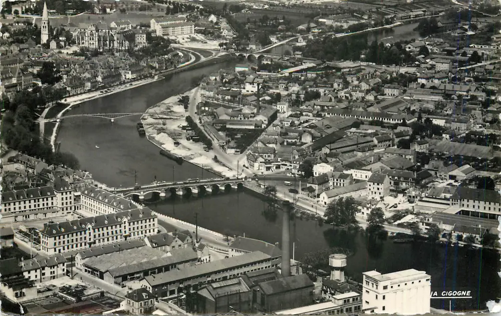 Vista aérea da cidade de Auxerre — editor La Cigogne, n° 89.024.39 - Frente