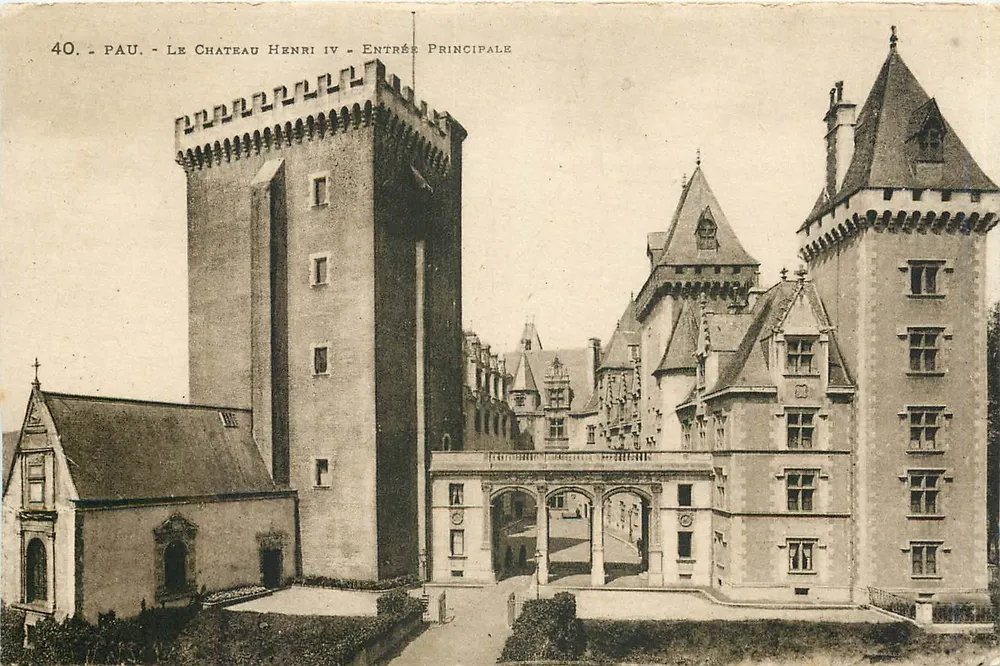 Pau - Le Château Henri IV - Entrée Principale — éditeur LaBouichie Frères, Toulouse, n° 40 - Recto