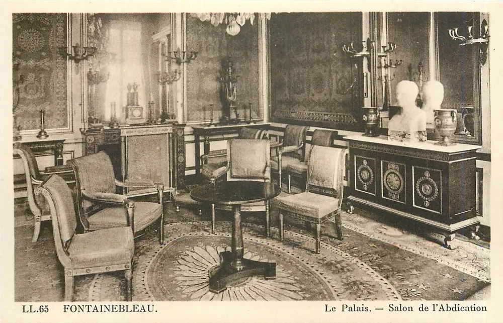 Fontainebleau — O Palácio. — Salão da Abdicção — LL.65 - Frente
