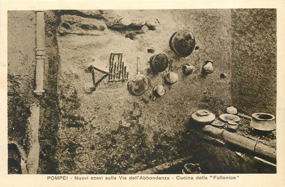 Pompeii - Neue Ausgrabungen an der Via dell'Abbondanza - Küche der 'Fullonica' - Vorderseite