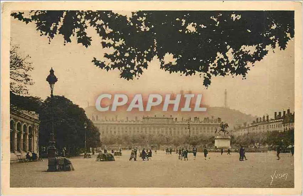 Place Bellecour — Lyon — Éditions d'Art Yvion - Frente