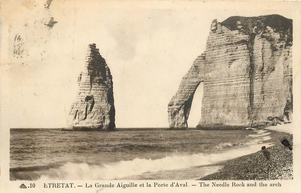 Etretat — La Grande Aiguille et la Porte d'Aval — Éditeur : Des Arts Photographiques d'Etretat, n°10 - Recto