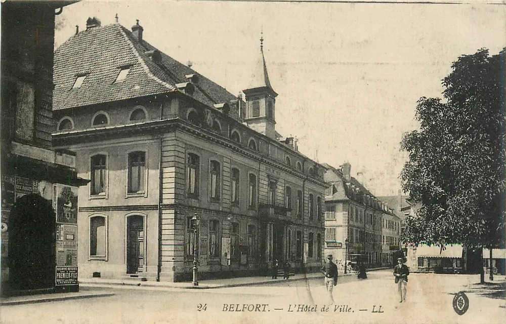 Belfort — O Hotel de Ville — LL - Frente