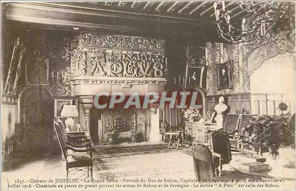 Château de Josselin — Le Grand Salon — Cheminée en pierre de granit portant les armes de Rohan et de Bretagne — Portrait du Duc de Rohan, Capitaine de Charette, tué à Pennemont en juillet 1916 - Recto